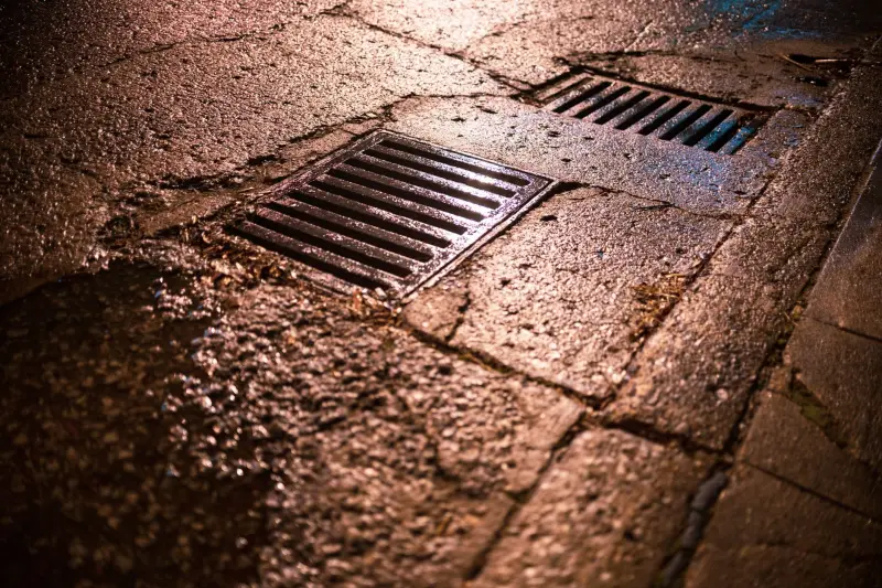上海外墙脚手架工程雨季施工安全规范及防护要点正文配图 1