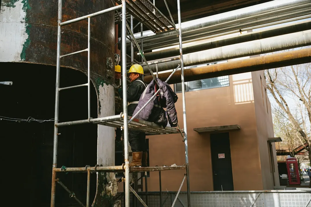 上海旭轶脚手架安装：厂房改造项目中的钢管搭建方案解析正文配图 2
